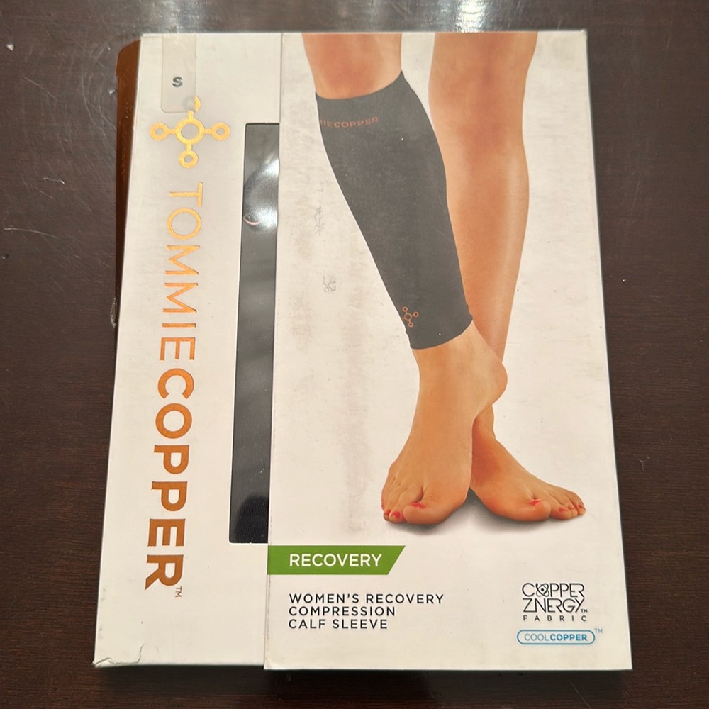 Tommie Copper Women’s black Recovery Compression Calf-sleeve